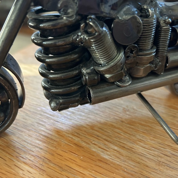 Scrap metal Motorcycle Art - Very Cool & Unique Piece - Picture 14 of 17